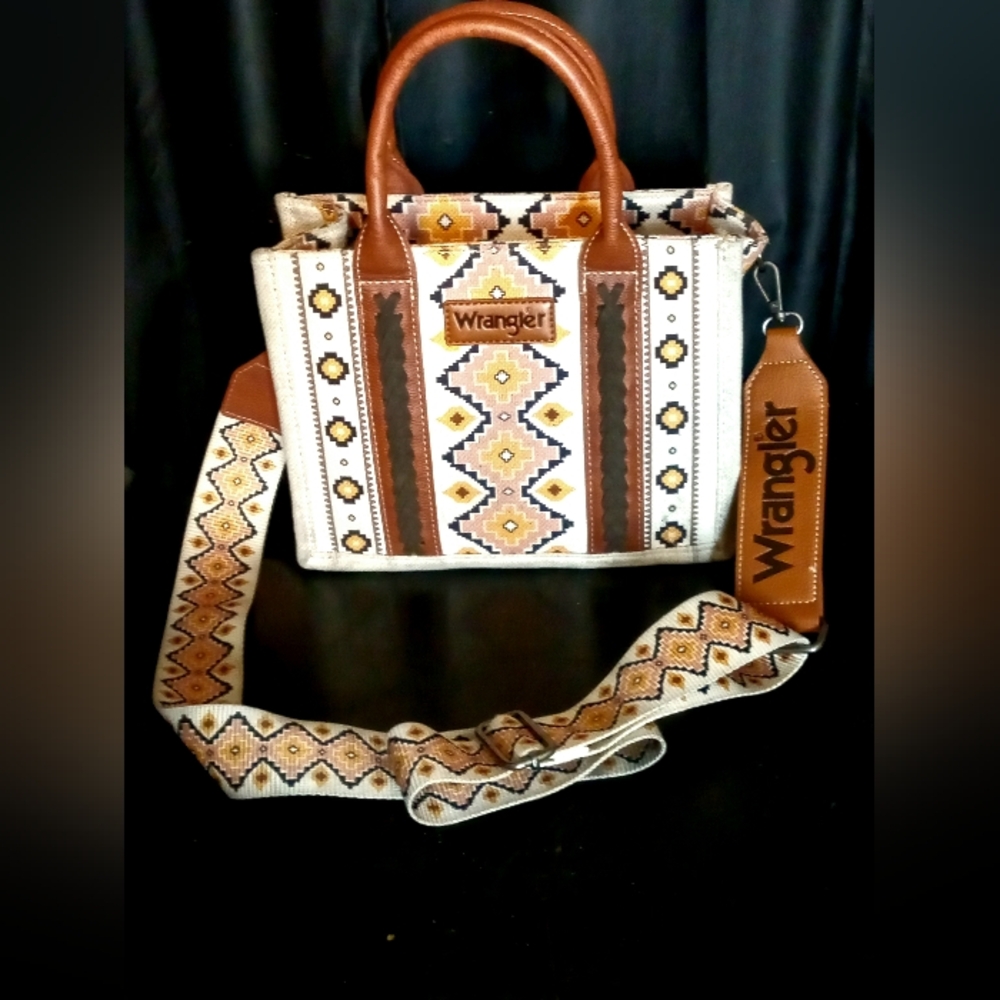 Cute Wrangler Southwestern Tote😍